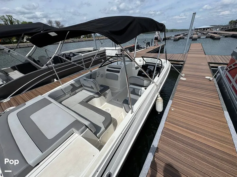 Slide: The Image of Bayliner VR6 2024 - 16332375