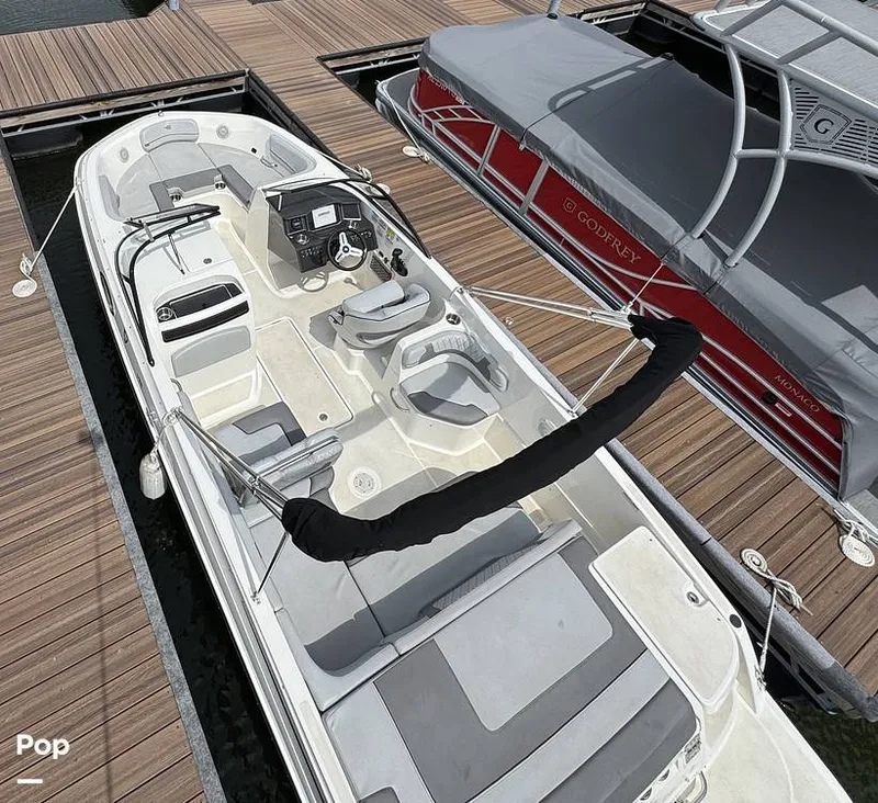 Slide: The Image of Bayliner VR6 2024 - 16332359