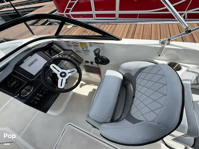 Slide: The Image of Bayliner VR6 2024 - 16332404