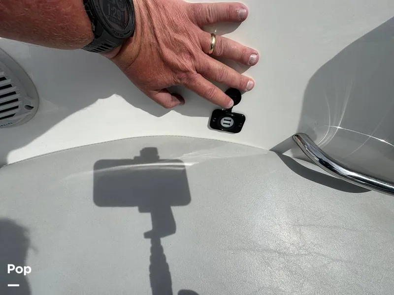 Slide: The Image of Bayliner VR6 2024 - 16332619