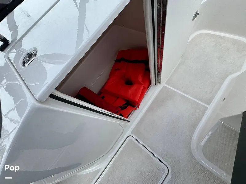 Slide: The Image of Bayliner VR6 2024 - 16332628