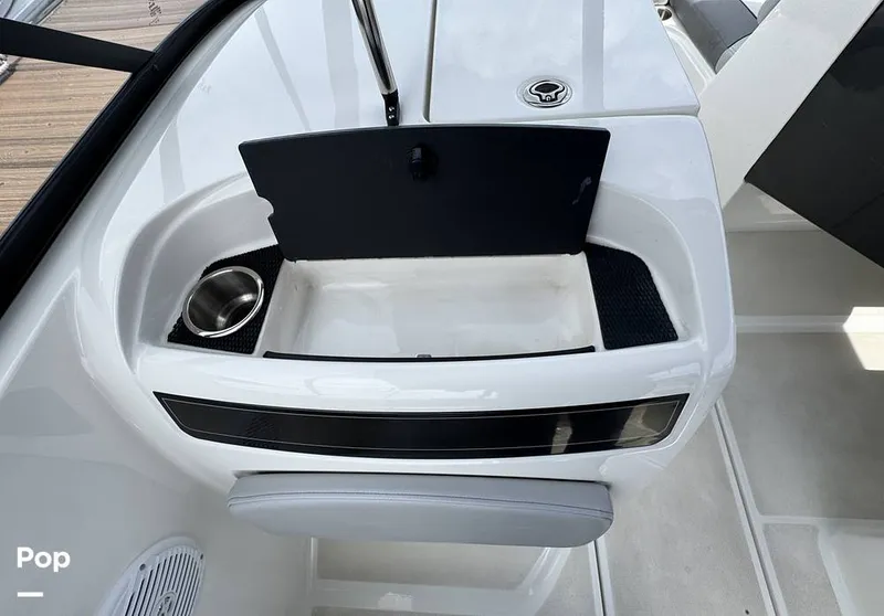 Slide: The Image of Bayliner VR6 2024 - 16332638