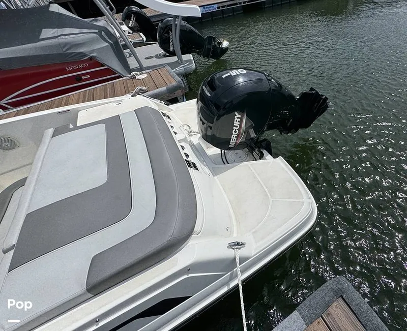 Slide: The Image of Bayliner VR6 2024 - 16332363