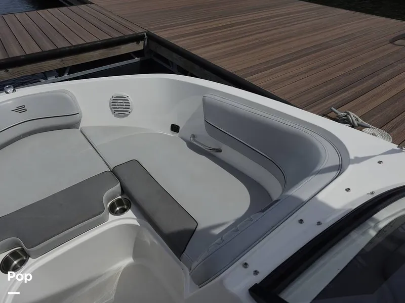 Slide: The Image of Bayliner VR6 2024 - 16333384