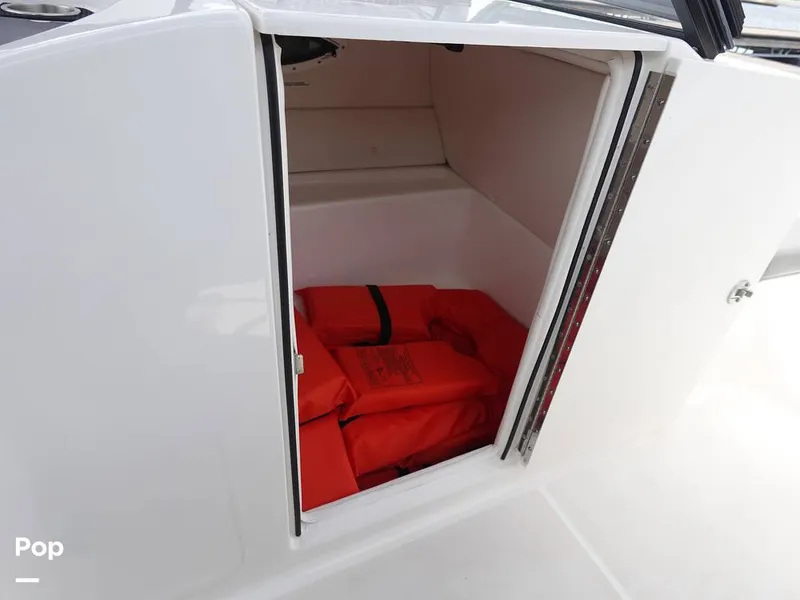 Slide: The Image of Bayliner VR6 2024 - 16333392