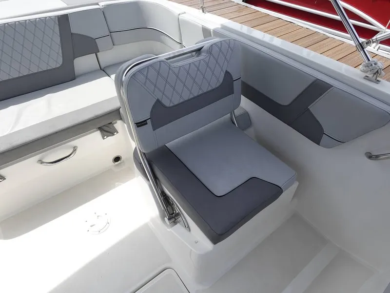 Slide: The Image of Bayliner VR6 2024 - 16333394