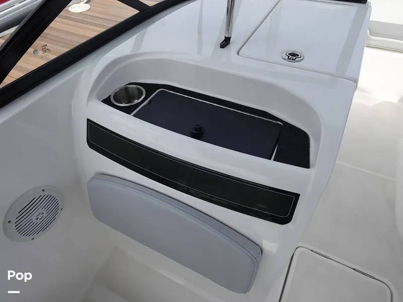 Slide: The Image of Bayliner VR6 2024 - 16333398