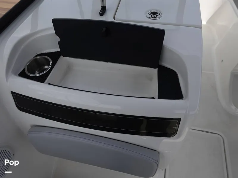 Slide: The Image of Bayliner VR6 2024 - 16333399