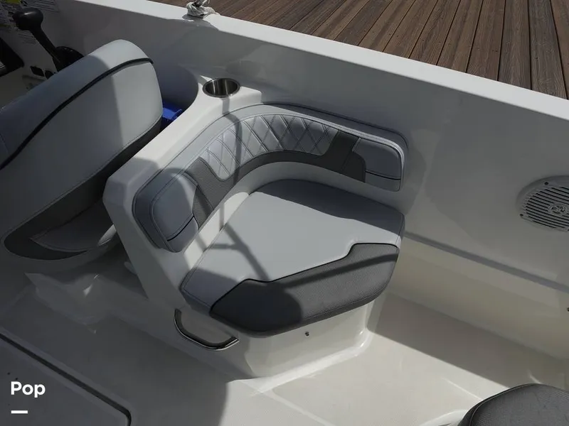 Slide: The Image of Bayliner VR6 2024 - 16333400