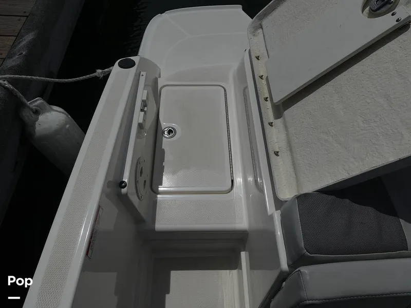 Slide: The Image of Bayliner VR6 2024 - 16333415