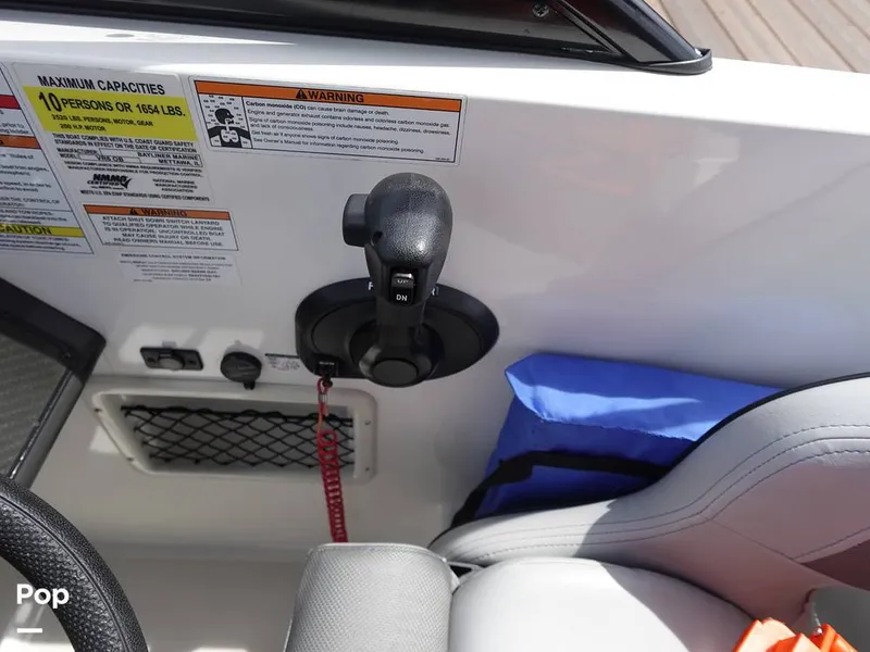 Slide: The Image of Bayliner VR6 2024 - 16333418