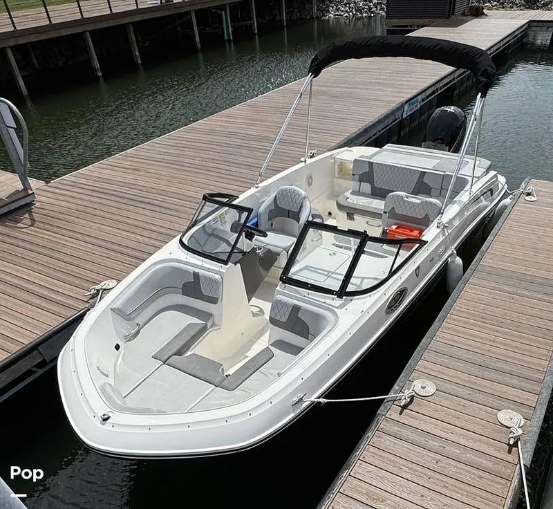 Slide: The Image of Bayliner VR6 2024 - 16333425