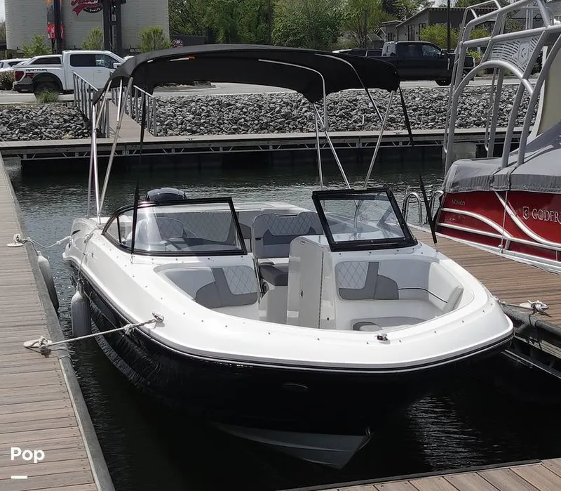 Slide: The Image of Bayliner VR6 2024 - 16333372