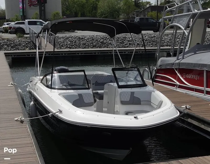 Slide: The Image of Bayliner VR6 2024 - 16333373