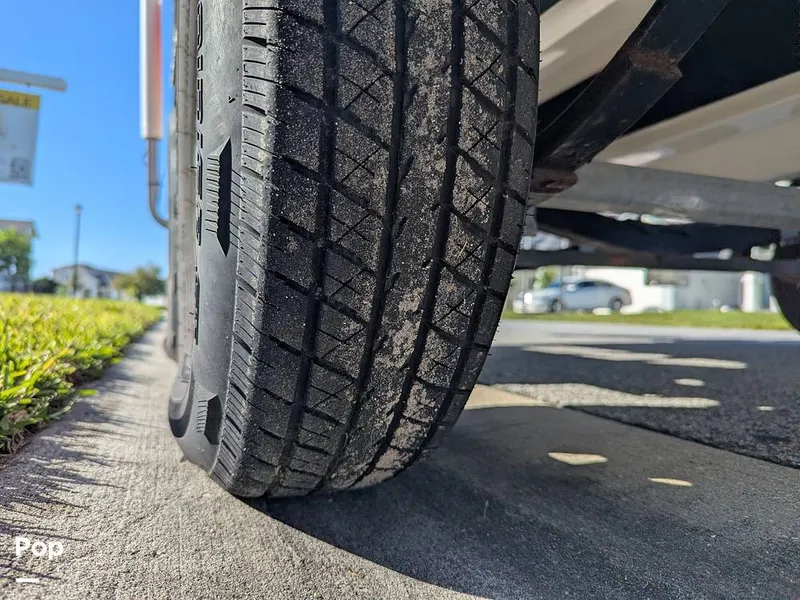 Slide: The Image of Sea Ray SPX190 2020 - 16346069