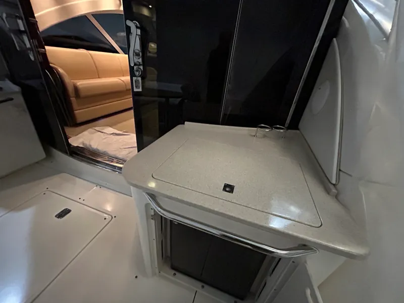 Slide: The Image of Sea Ray 610 SUNDANCER 2010 - 11