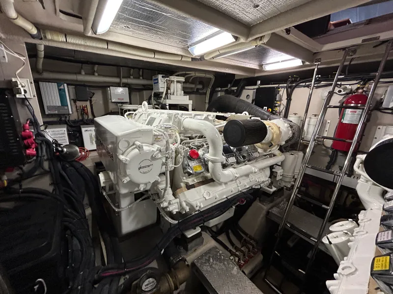 Slide: The Image of Sea Ray 610 SUNDANCER 2010 - 55