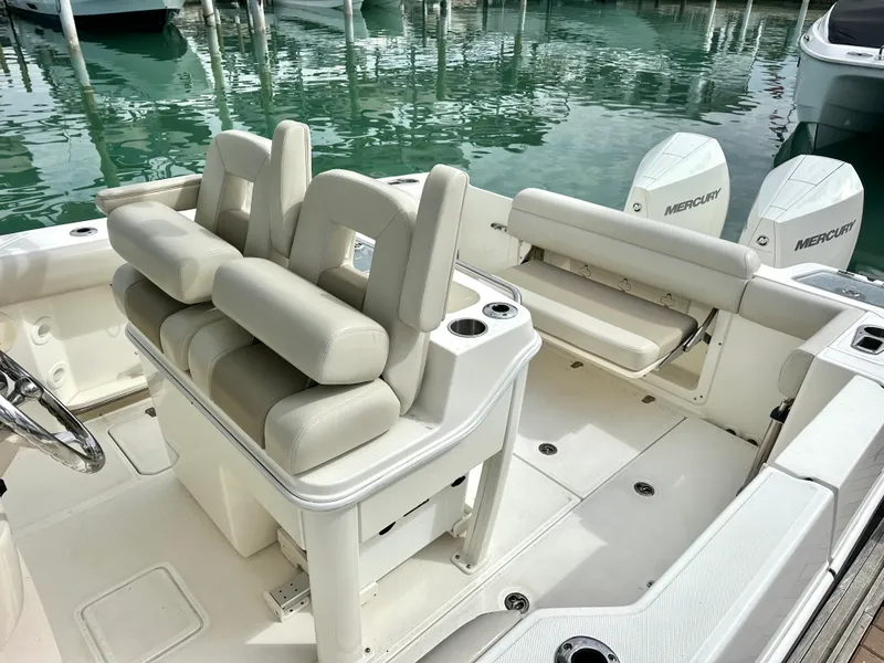 Slide: The Image of Boston Whaler 280 OUTRAGE 2022 - 8
