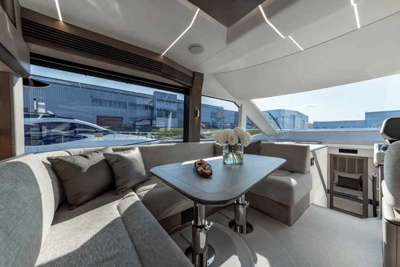 Slide: The Image of Galeon 560 FLY 2026 - 18