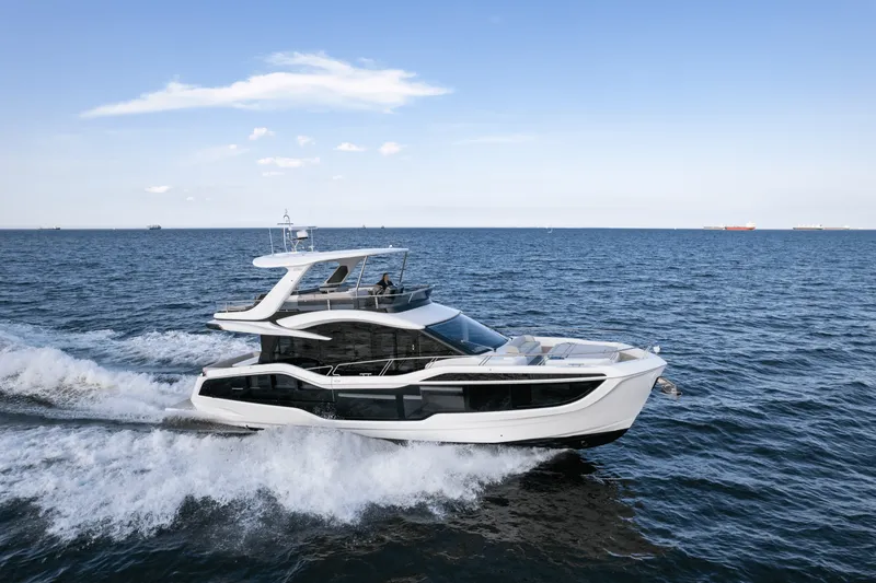 Slide: The Image of Galeon 560 FLY 2026 - 3
