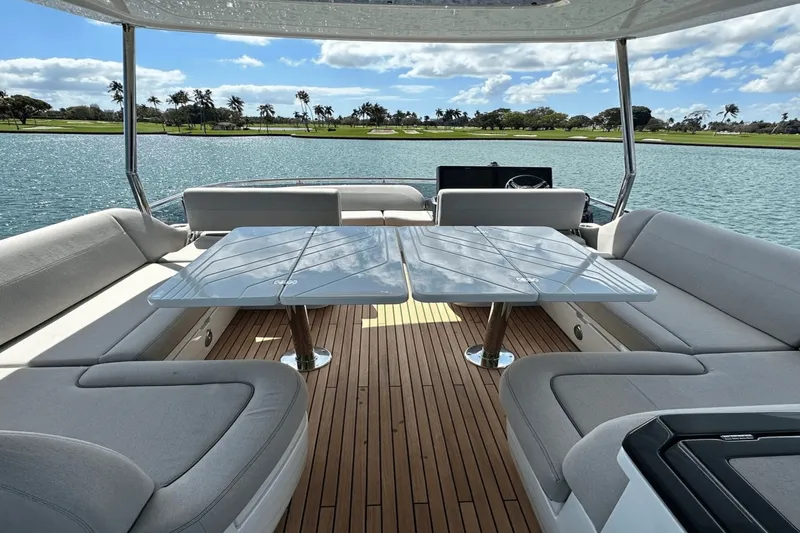 Slide: The Image of Galeon 560 FLY 2026 - 54