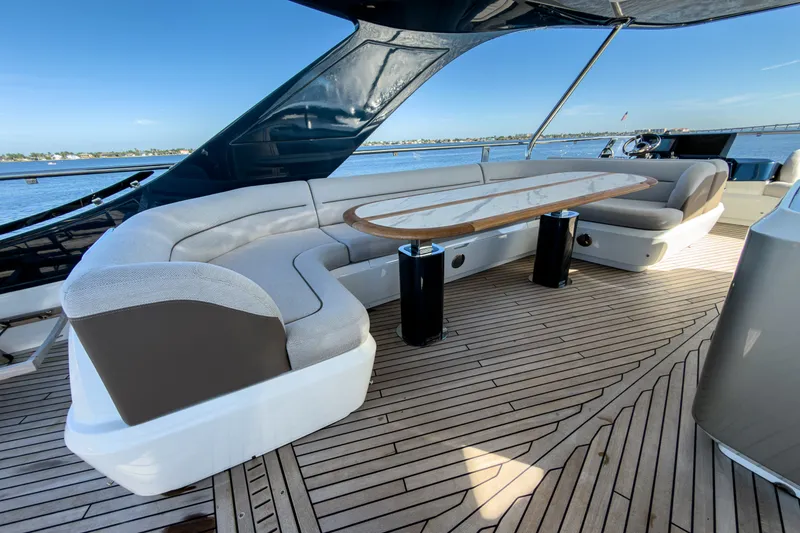 Slide: The Image of Galeon 620 FLY 2026 - 31