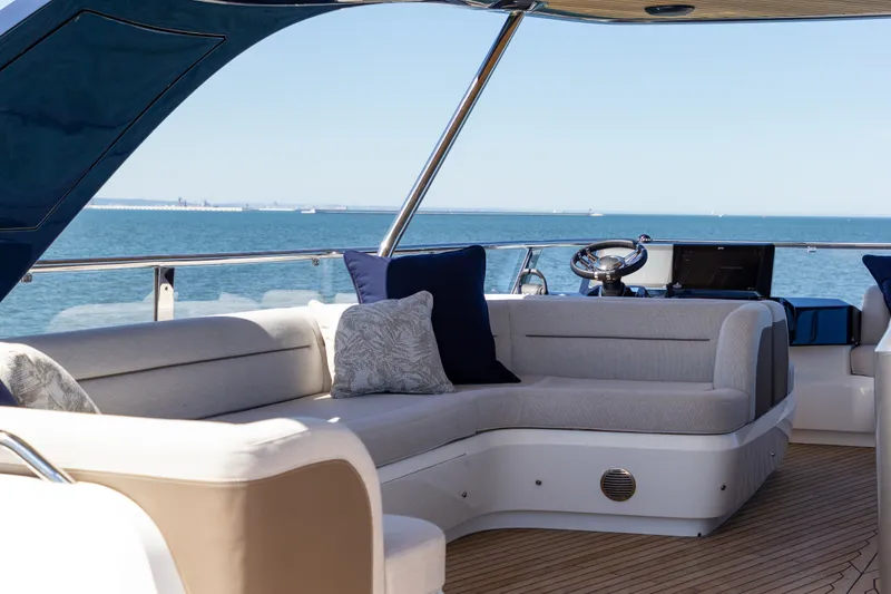 Slide: The Image of Galeon 620 FLY 2026 - 22