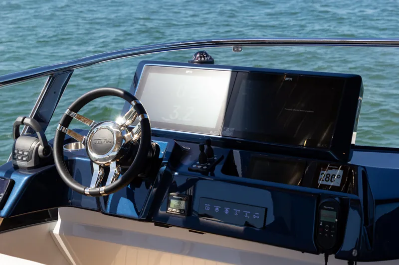 Slide: The Image of Galeon 620 FLY 2026 - 24