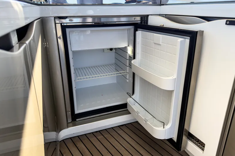 Slide: The Image of Galeon 620 FLY 2026 - 34