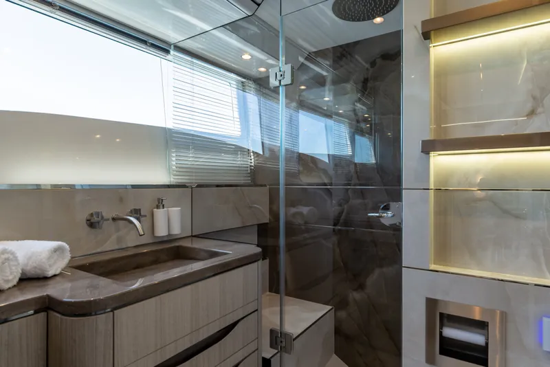 Slide: The Image of Galeon 620 FLY 2026 - 38