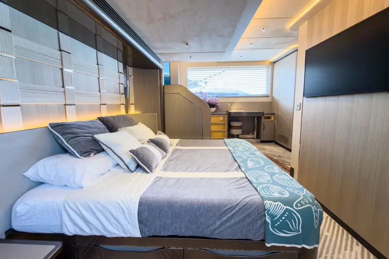 Slide: The Image of Galeon 620 FLY 2026 - 19
