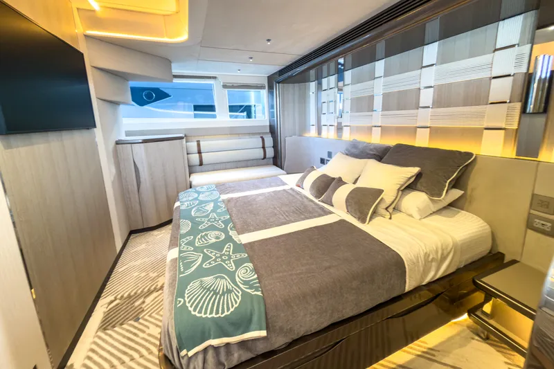 Slide: The Image of Galeon 620 FLY 2026 - 26