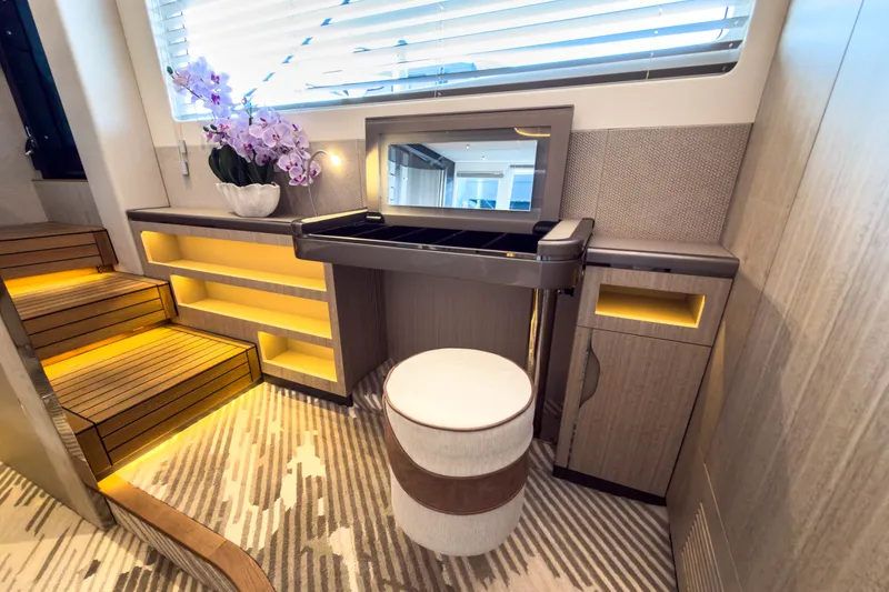 Slide: The Image of Galeon 620 FLY 2026 - 24