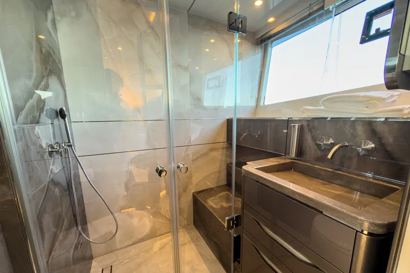 Slide: The Image of Galeon 620 FLY 2026 - 22