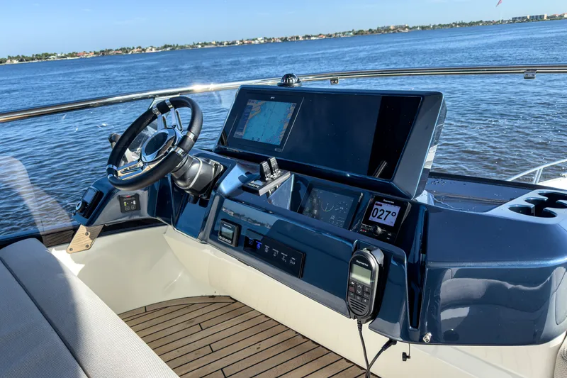 Slide: The Image of Galeon 620 FLY 2026 - 38