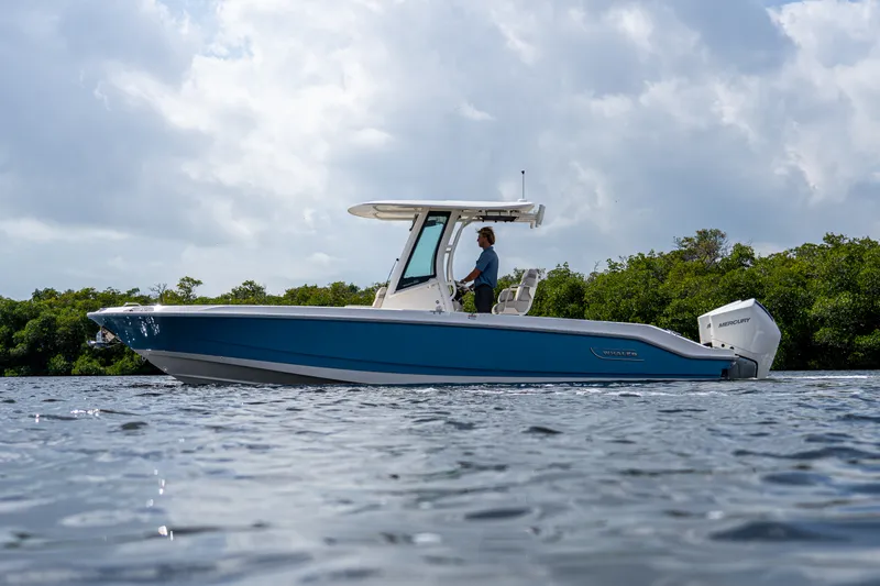 Slide: The Image of Boston Whaler 280 Dauntless 2026 - 24