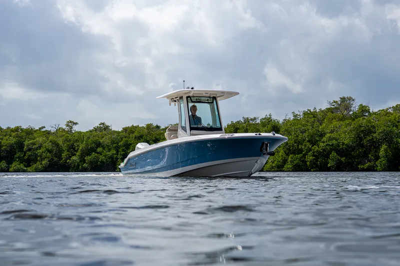 Slide: The Image of Boston Whaler 280 Dauntless 2026 - 30