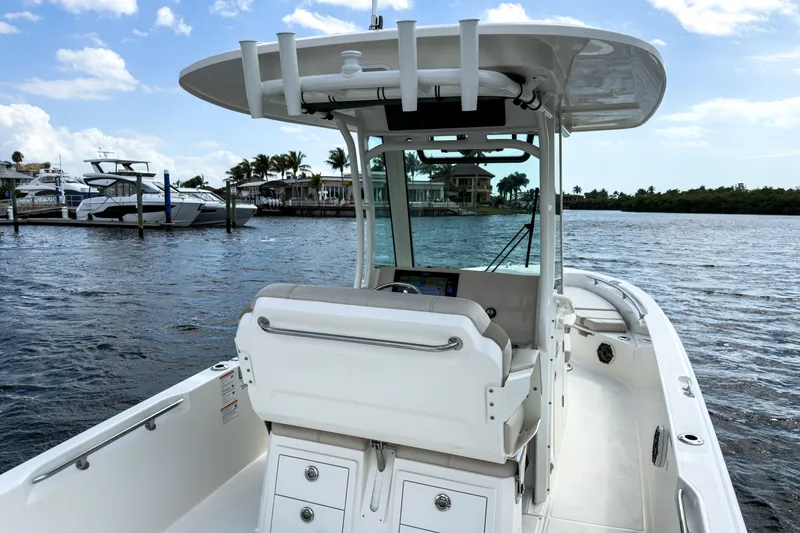 Slide: The Image of Boston Whaler 280 Dauntless 2026 - 4