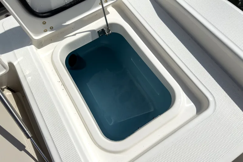 Slide: The Image of Boston Whaler 280 Dauntless 2026 - 6