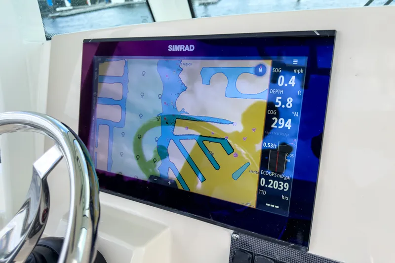 Slide: The Image of Boston Whaler 280 Dauntless 2026 - 9