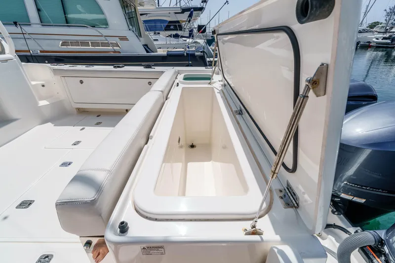 Slide: The Image of Pursuit OS 385 Offshore 2022 - 21
