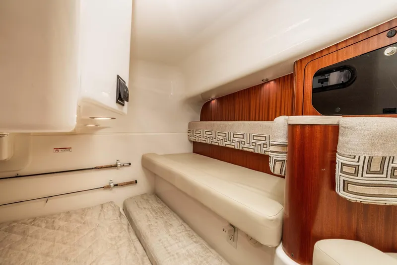 Slide: The Image of Pursuit OS 385 Offshore 2022 - 32