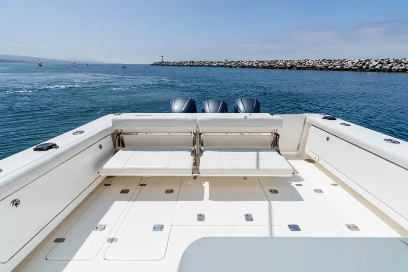 Slide: The Image of Pursuit OS 385 Offshore 2022 - 10