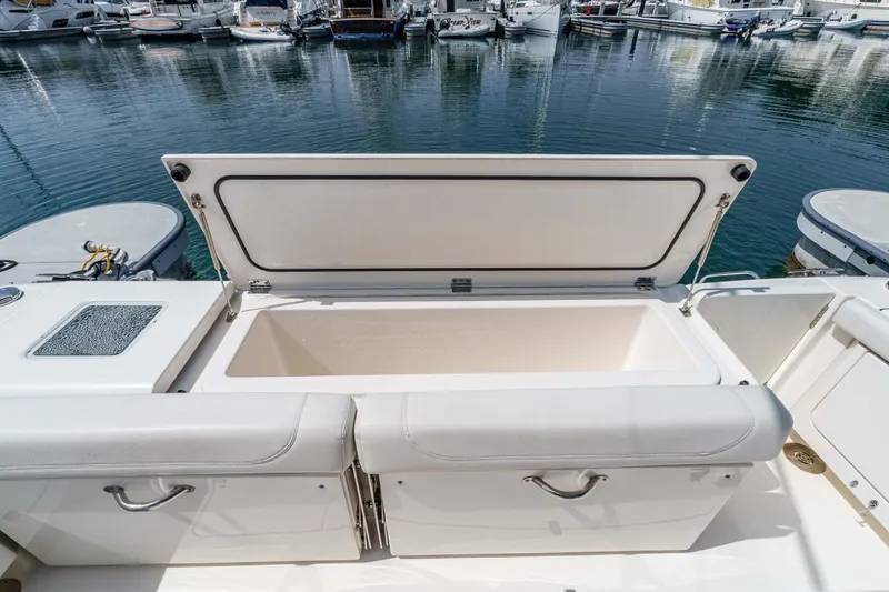 Slide: The Image of Pursuit OS 385 Offshore 2022 - 19