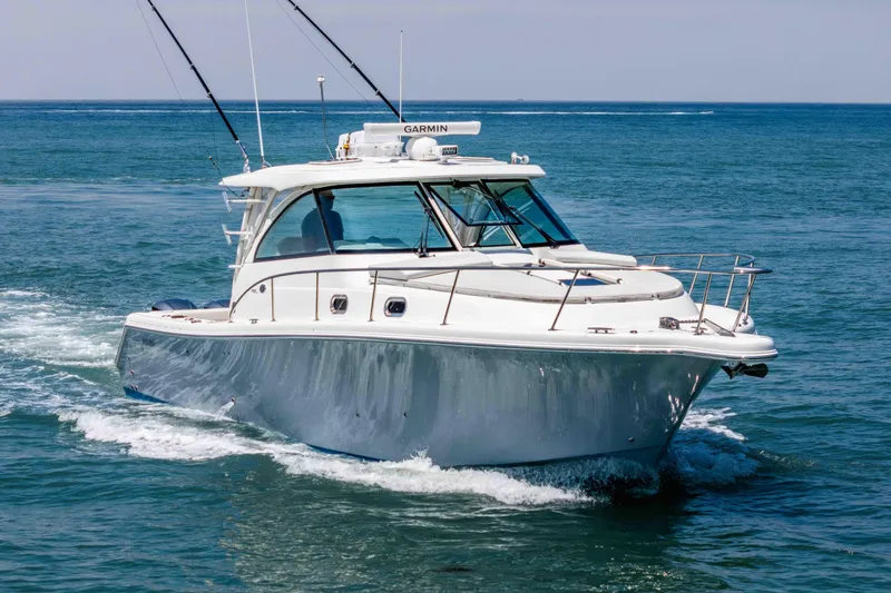 Slide: The Image of Pursuit OS 385 Offshore 2022 - 4