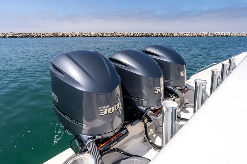 Slide: The Image of Pursuit OS 385 Offshore 2022 - 11