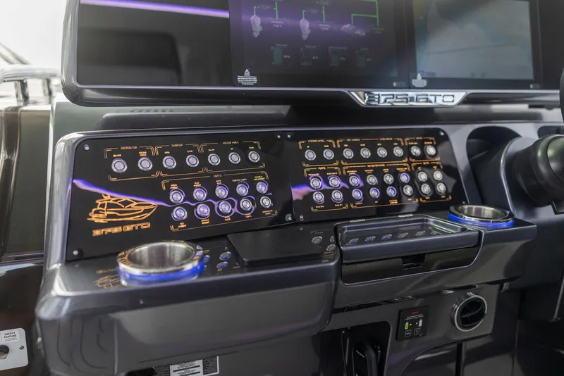 Slide: The Image of Galeon 375 GTO 2023 - 16