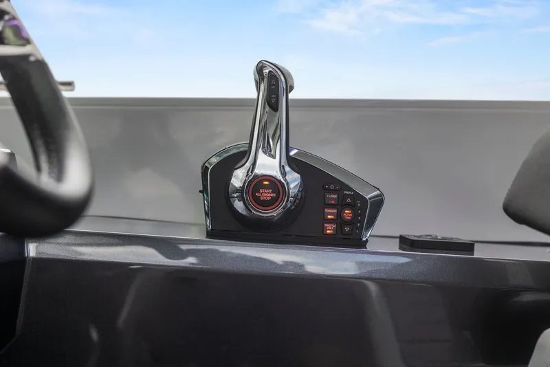 Slide: The Image of Galeon 375 GTO 2023 - 17