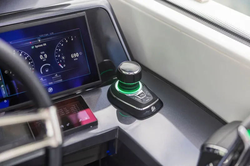 Slide: The Image of Galeon 375 GTO 2023 - 18