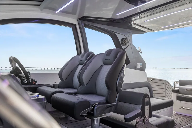 Slide: The Image of Galeon 375 GTO 2023 - 21